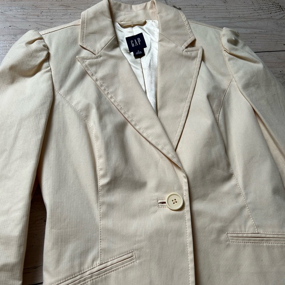 Sharp Ivory Blazer from Gap - Picture 5 of 6
